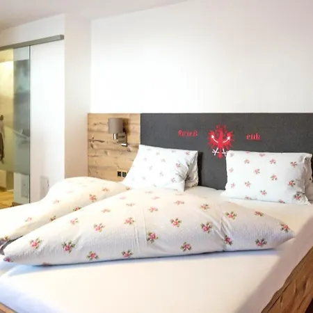 מלון דירות Sunnhaeusl 3*