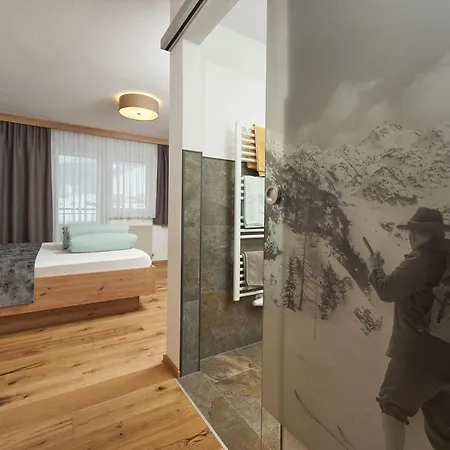Sunnhaeusl Lägenhetshotell 3*